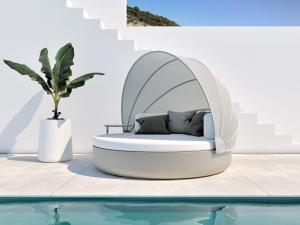 Garden Life Outdoor Living - Vondom - ULM kerek kerti napozó háttámlával, napernyővel